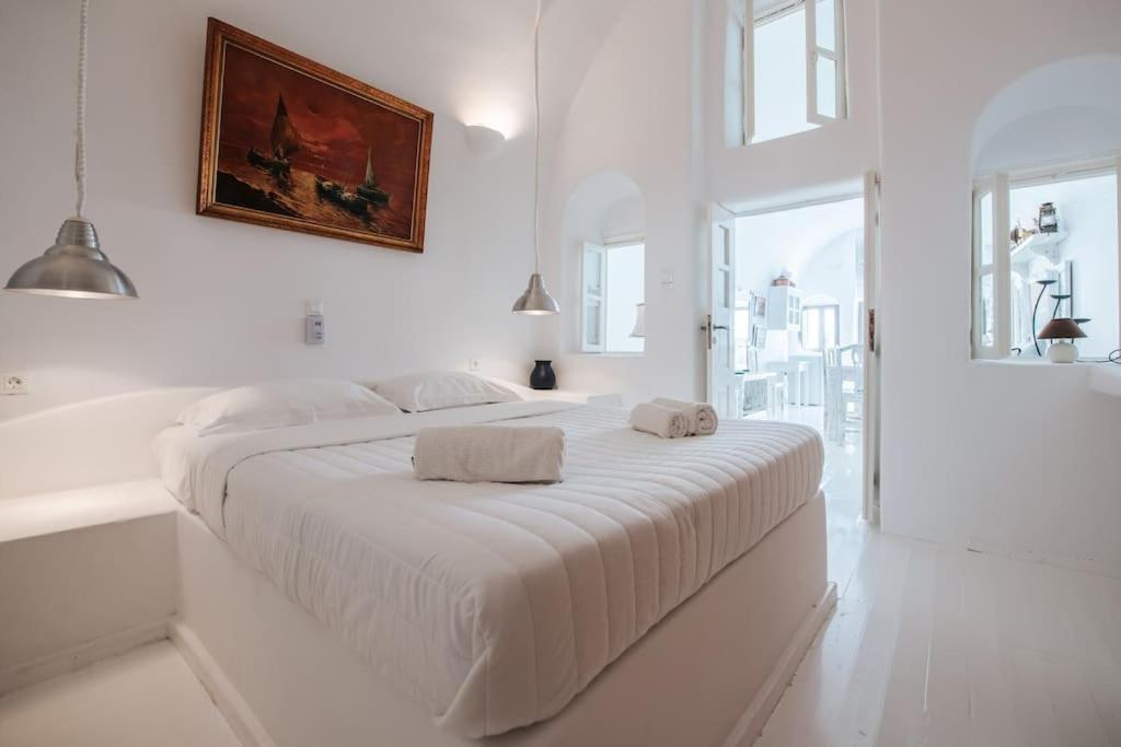 Astrea Suites "Ostria Cave Villa-Outdoor Jacuzzi" Oia  Exterior photo